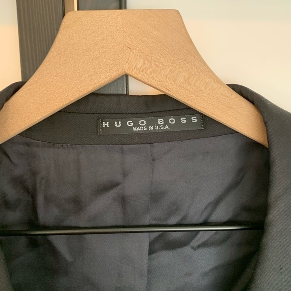 Hugo Boss Vintage Wool blazer. Made is USA. Size 42 L - Picture 2 of 13